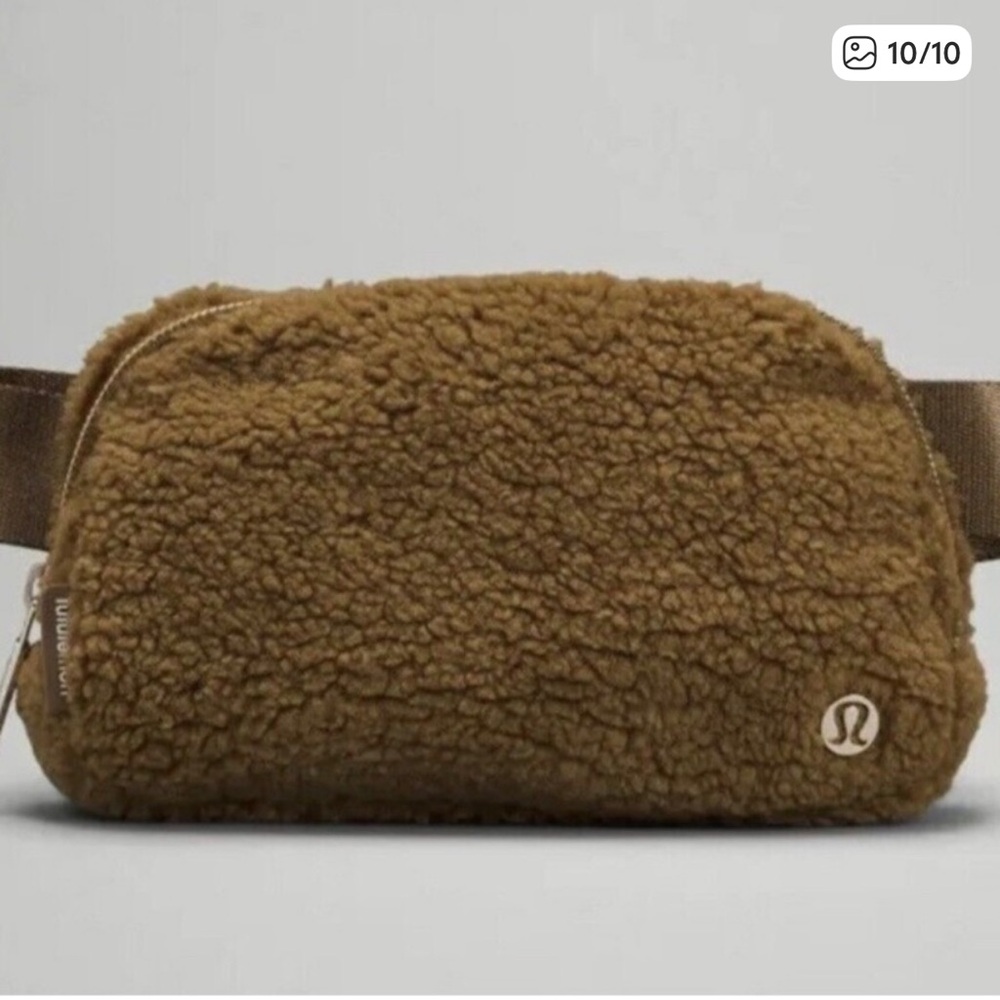 NWOT Lululemon Sherpa Teddy Fleece Belt Bag / Crossbody – Brown